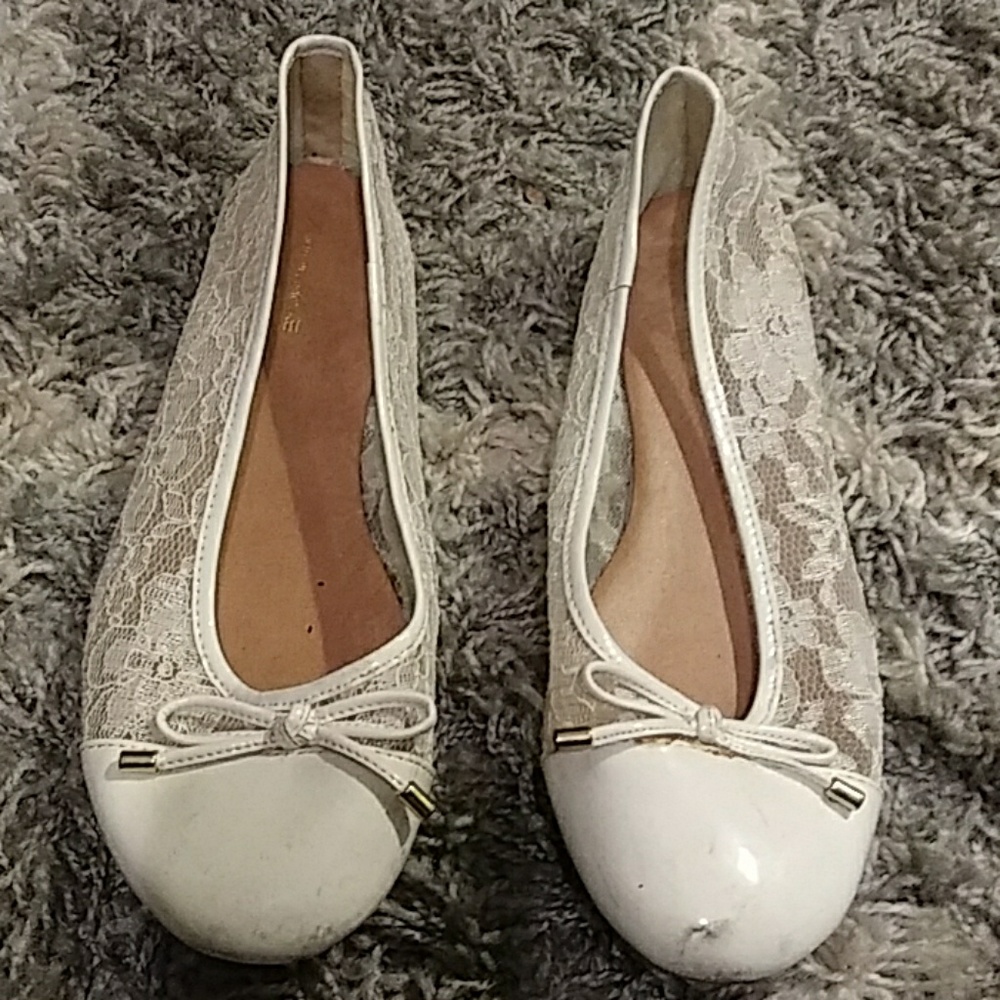 Ladies lace and patent leather like loafers